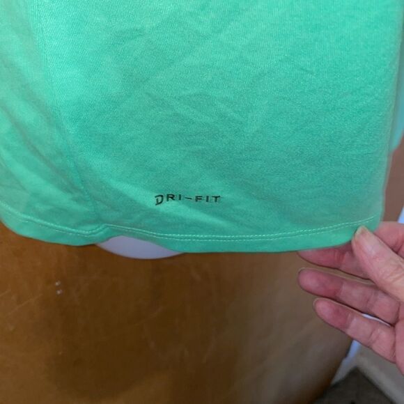 Nike Dri-Fit Razorback workout tee shirt! SizeM! EUC! Lime green! - Picture 2 of 6